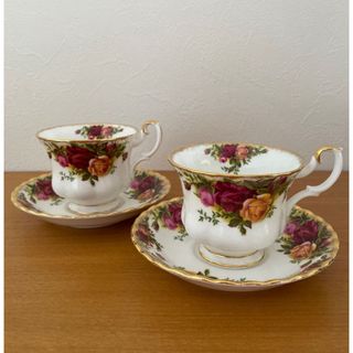 ロイヤルアルバート(ROYAL ALBERT)のロイヤルアルバート　カップ　ソーサー花柄2客(グラス/カップ)