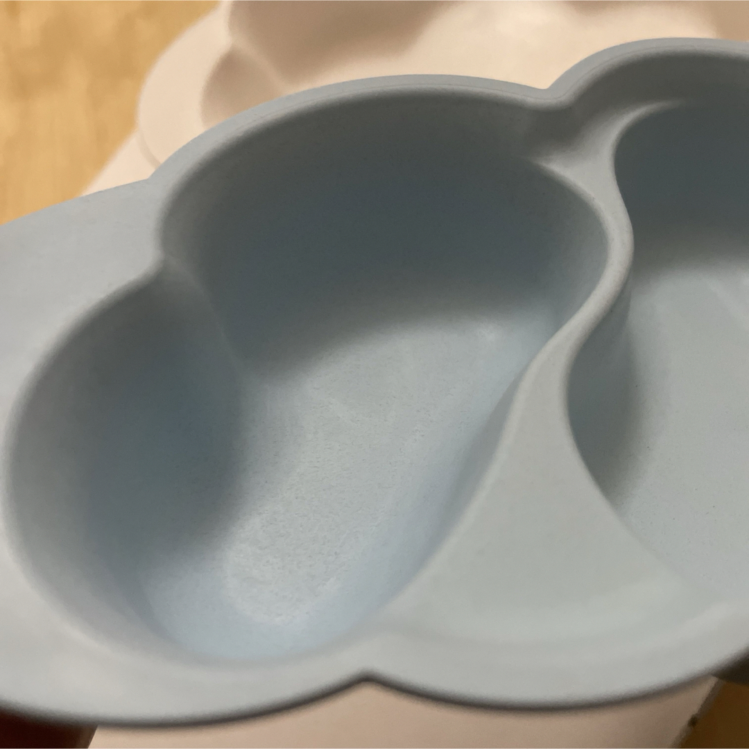 10mois(ディモワ)のマママンマ　雲　お皿 キッズ/ベビー/マタニティの授乳/お食事用品(離乳食器セット)の商品写真