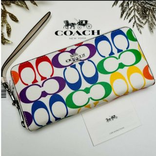 コーチ(COACH)の新品　COACH　長財布　ホワイト　シグネチャー　ラウンドファスナー　小銭入れ有(財布)