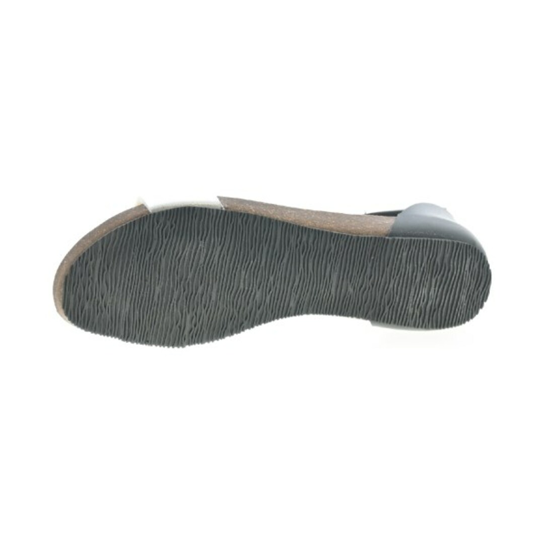 PLAKTON(プラクトン)のPLAKTON プラクトン サンダル EU38(24.5cm位) 黒xシルバー 【古着】【中古】 レディースの靴/シューズ(サンダル)の商品写真