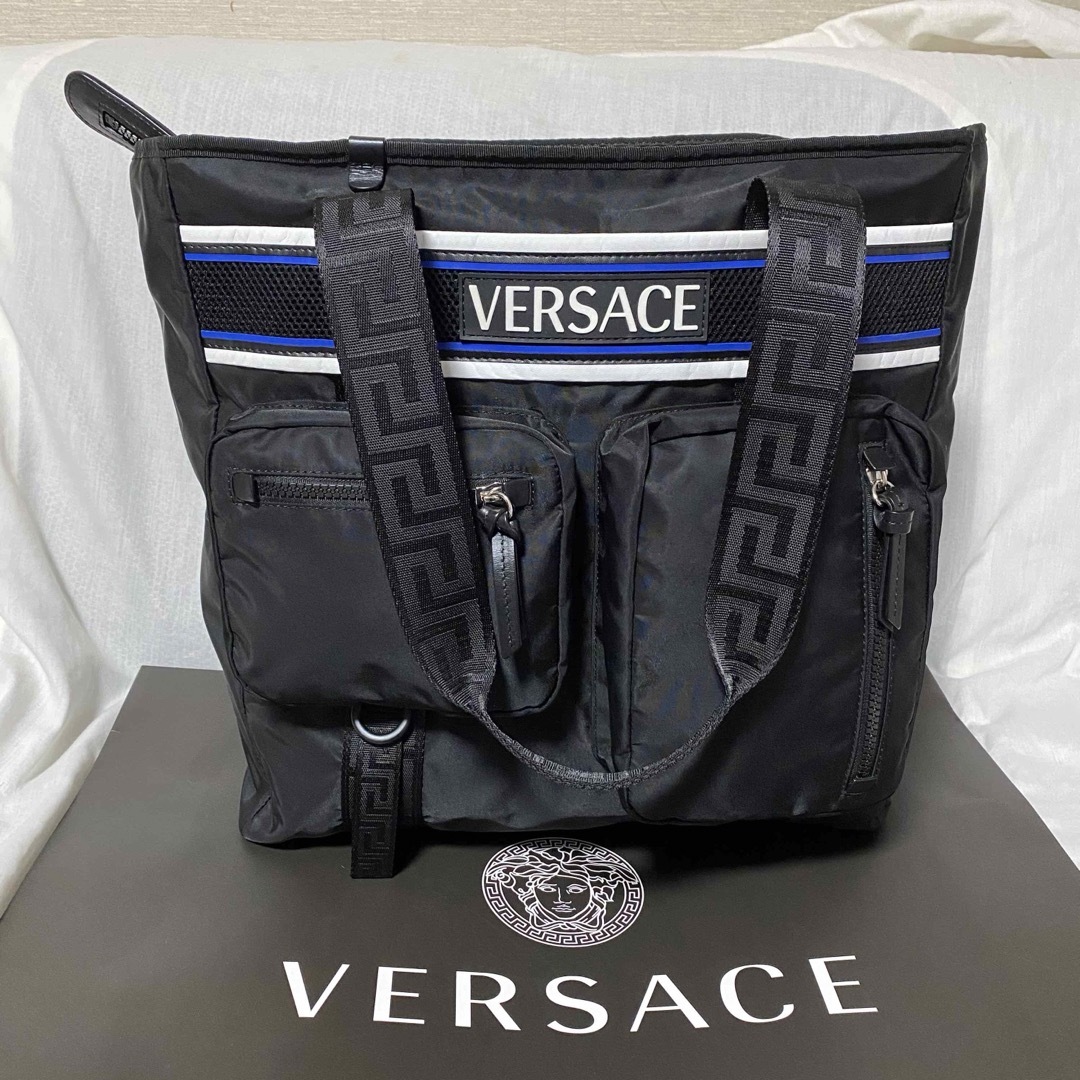 VERSACE(ヴェルサーチ)の新品 本物 正規品 VERSACE スニーカー&中古トートバッグ 2点セット メンズの靴/シューズ(スニーカー)の商品写真