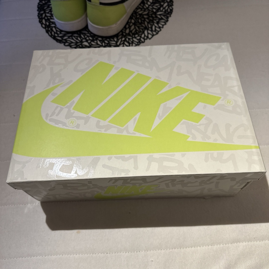 Jordan Brand（NIKE）(ジョーダン)のNike Air Jordan 1 High OG Volt メンズの靴/シューズ(スニーカー)の商品写真