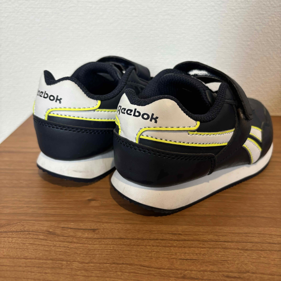 Reebok(リーボック)のリーボック スニーカー キッズ 靴 15センチ 16センチ キッズ/ベビー/マタニティのキッズ靴/シューズ(15cm~)(スニーカー)の商品写真