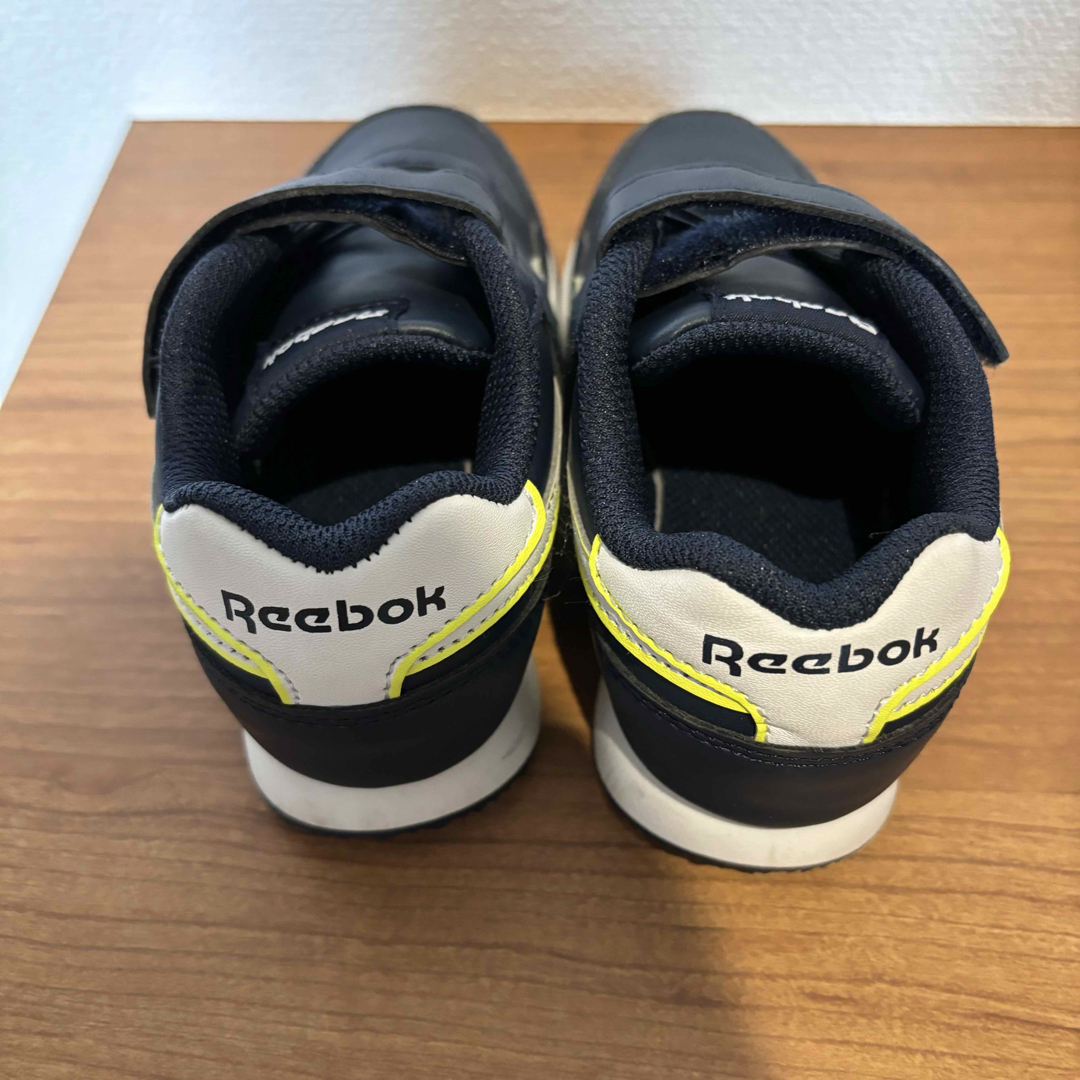Reebok(リーボック)のリーボック スニーカー キッズ 靴 15センチ 16センチ キッズ/ベビー/マタニティのキッズ靴/シューズ(15cm~)(スニーカー)の商品写真