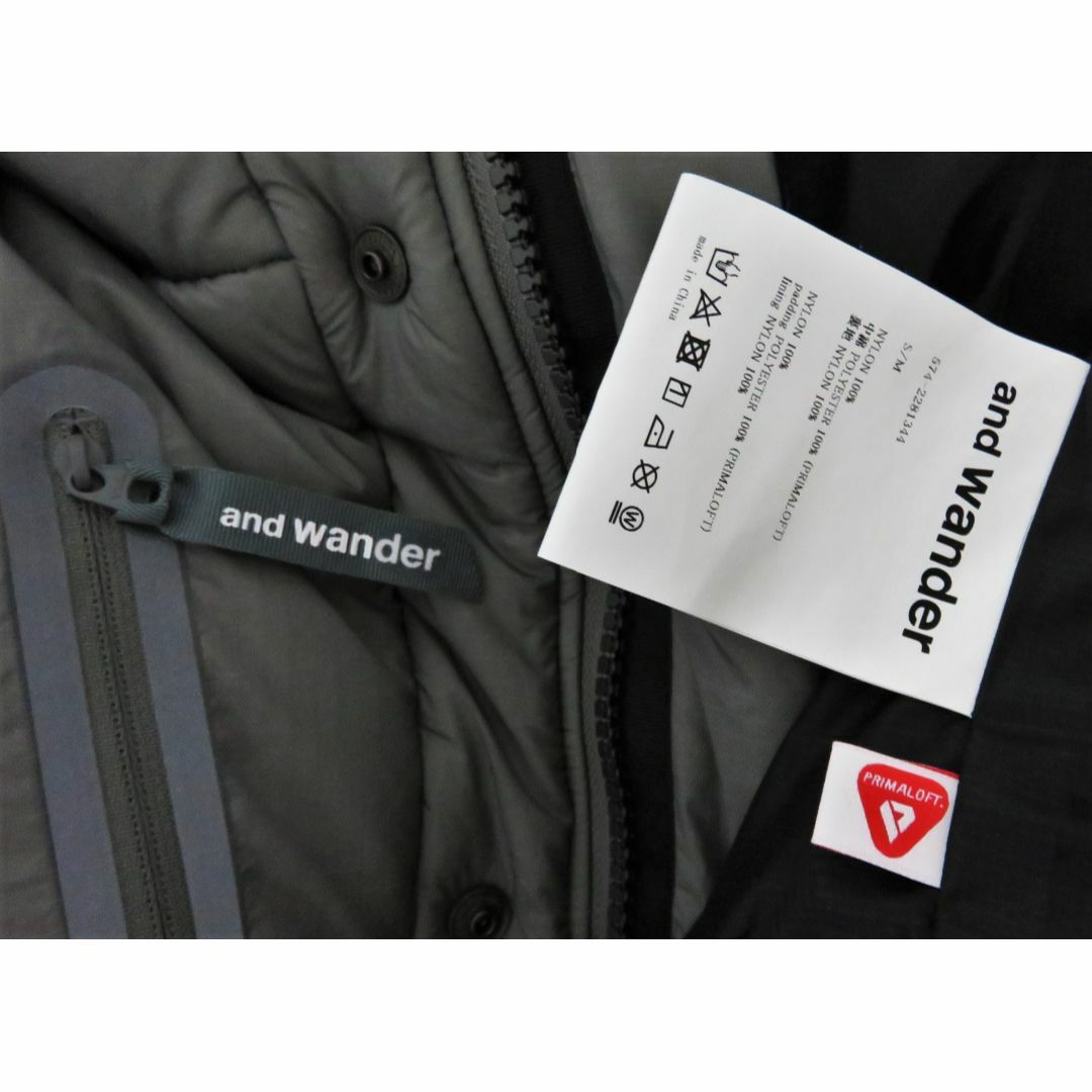 and wander(アンドワンダー)の新品 and wander PRIMALOFT rip jacket S M メンズのジャケット/アウター(ダウンジャケット)の商品写真