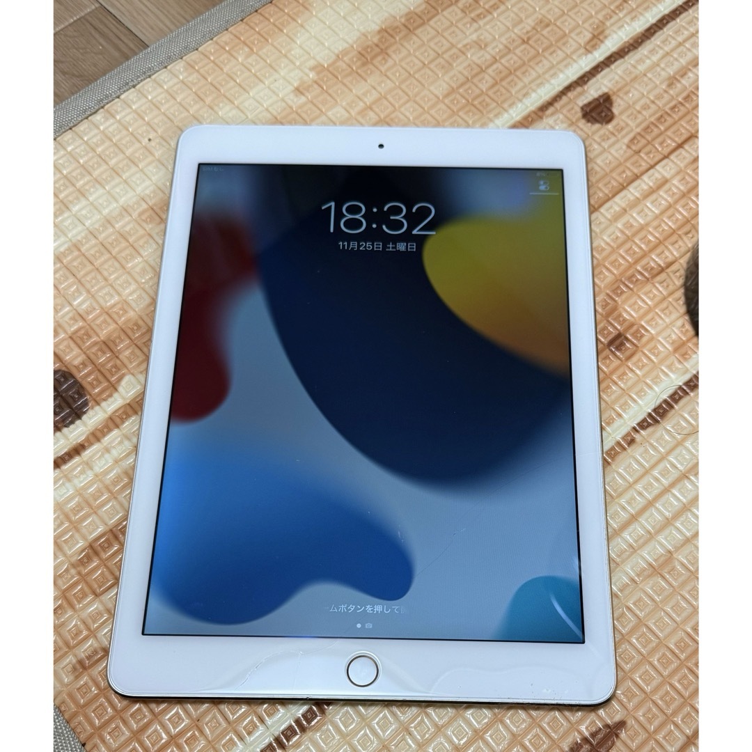 Apple液晶割れなし　APPLE iPad Air 2 AU WF+CELL 16GB