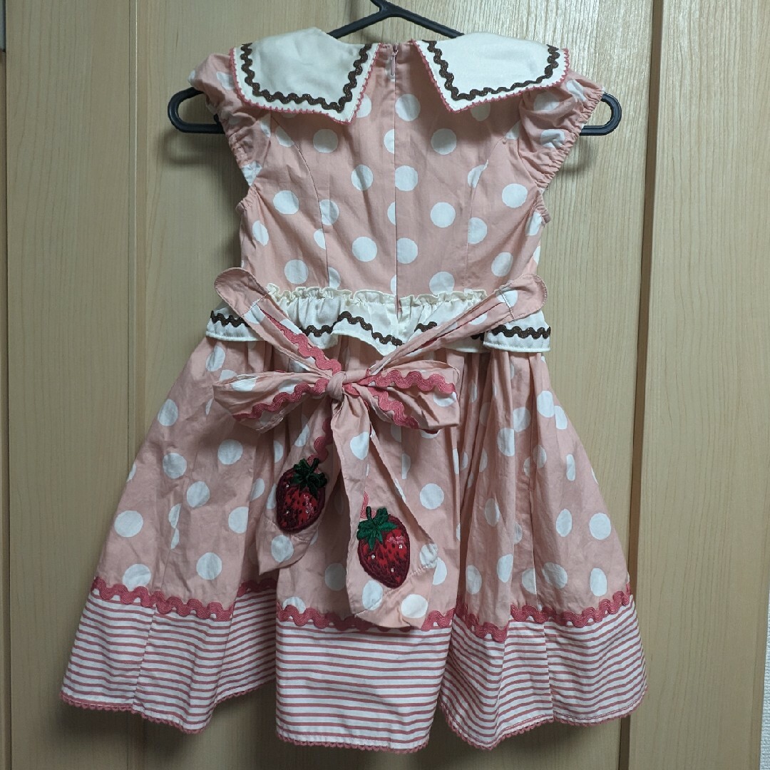 キッズ服女の子用(90cm~)シャーリーテンプル　110  いちごワンピース