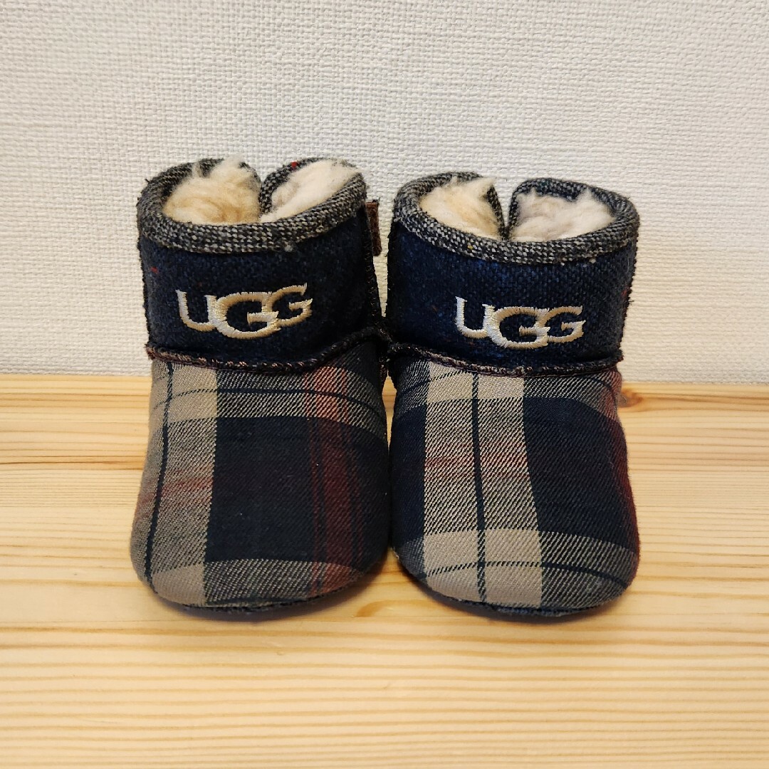 UGG(アグ)の専用★UGG・ベビー・ブーツ・12.5★ キッズ/ベビー/マタニティのベビー靴/シューズ(~14cm)(ブーツ)の商品写真