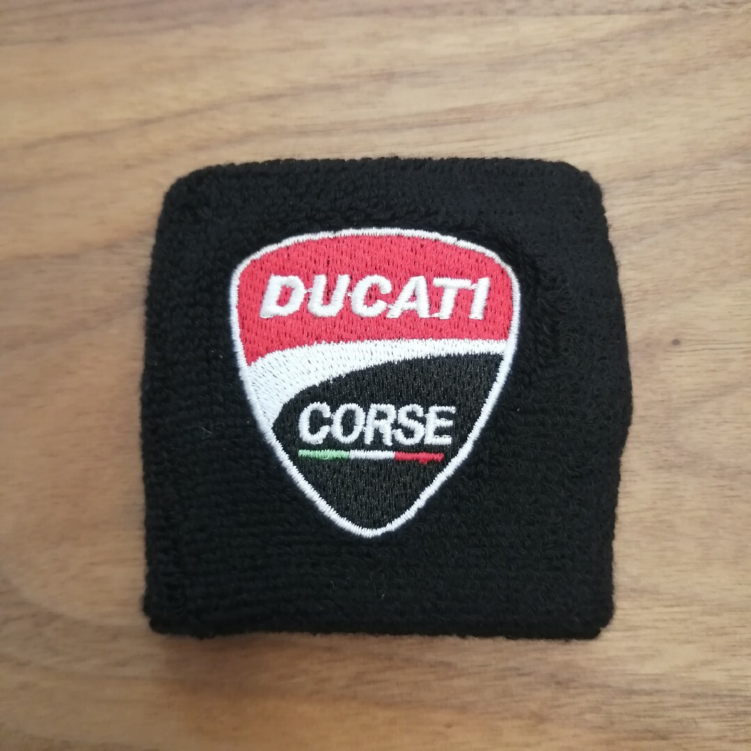 Ducati(ドゥカティ)のDUCATI(ドゥカティ) マスターシリンダーカバー 自動車/バイクのバイク(パーツ)の商品写真