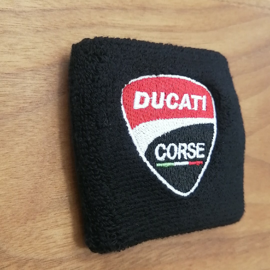 Ducati(ドゥカティ)のDUCATI(ドゥカティ) マスターシリンダーカバー 自動車/バイクのバイク(パーツ)の商品写真