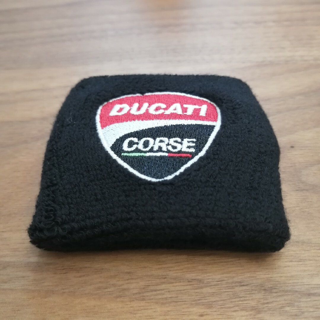 Ducati(ドゥカティ)のDUCATI(ドゥカティ) マスターシリンダーカバー 自動車/バイクのバイク(パーツ)の商品写真