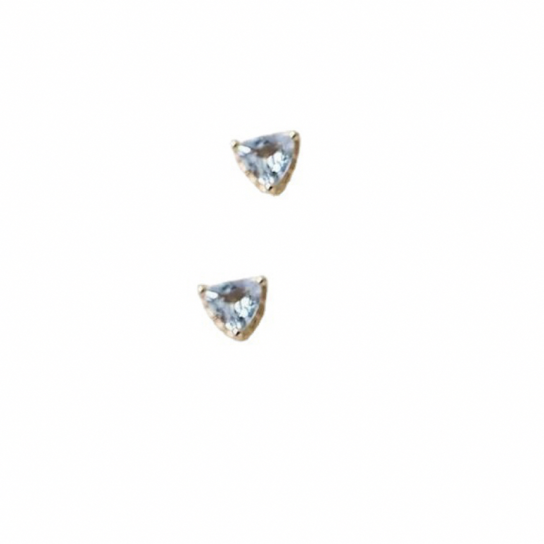 セール❣️【高級CZダイヤ】アクアマリンカラー トライアングル ピアス レディースのアクセサリー(ピアス)の商品写真
