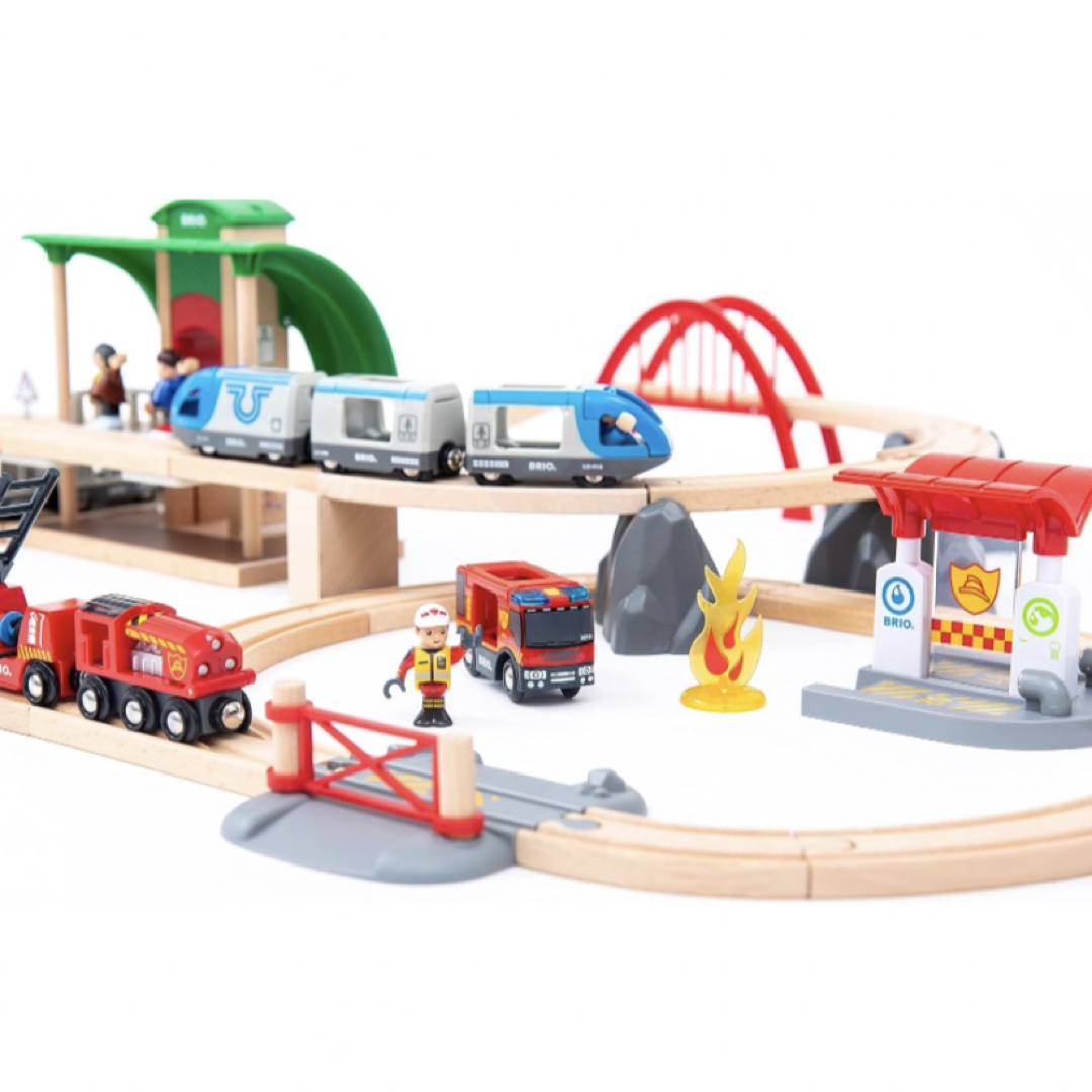 BRIO(ブリオ)のBRIO 2022 クリスマス限定レールセット キッズ/ベビー/マタニティのおもちゃ(知育玩具)の商品写真