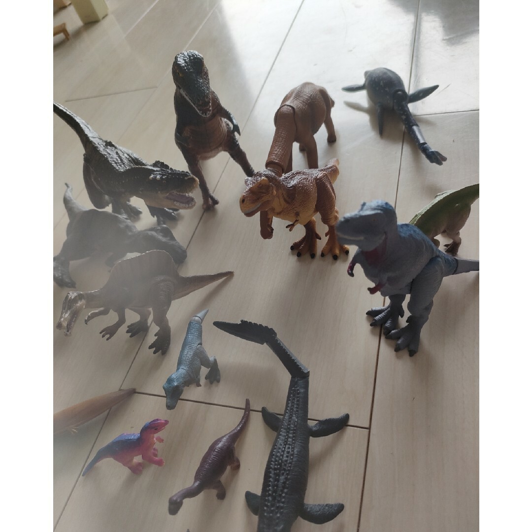恐竜フィギュア エンタメ/ホビーのおもちゃ/ぬいぐるみ(キャラクターグッズ)の商品写真