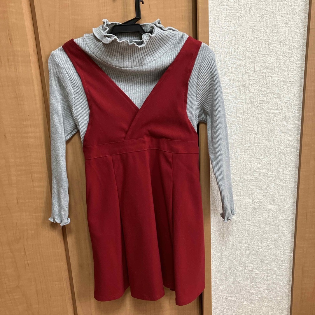 赤ワンピース　110 クリスマス キッズ/ベビー/マタニティのキッズ服女の子用(90cm~)(ワンピース)の商品写真