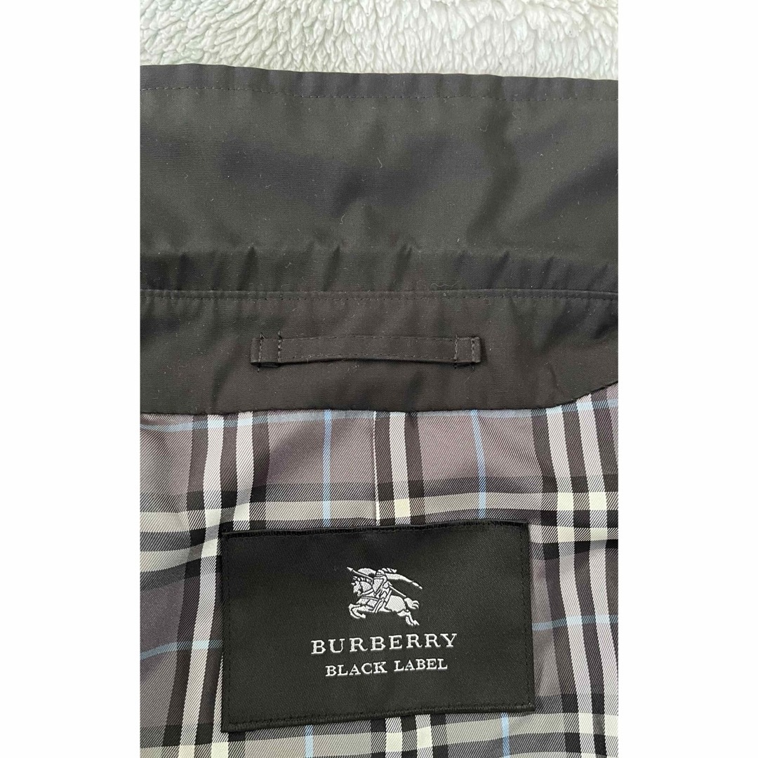 BURBERRY BLACK LABEL(バーバリーブラックレーベル)のバーバリーブラックレーベル トレンチコート　ハーフ　裏地チェック柄　黒　Mサイズ メンズのジャケット/アウター(トレンチコート)の商品写真