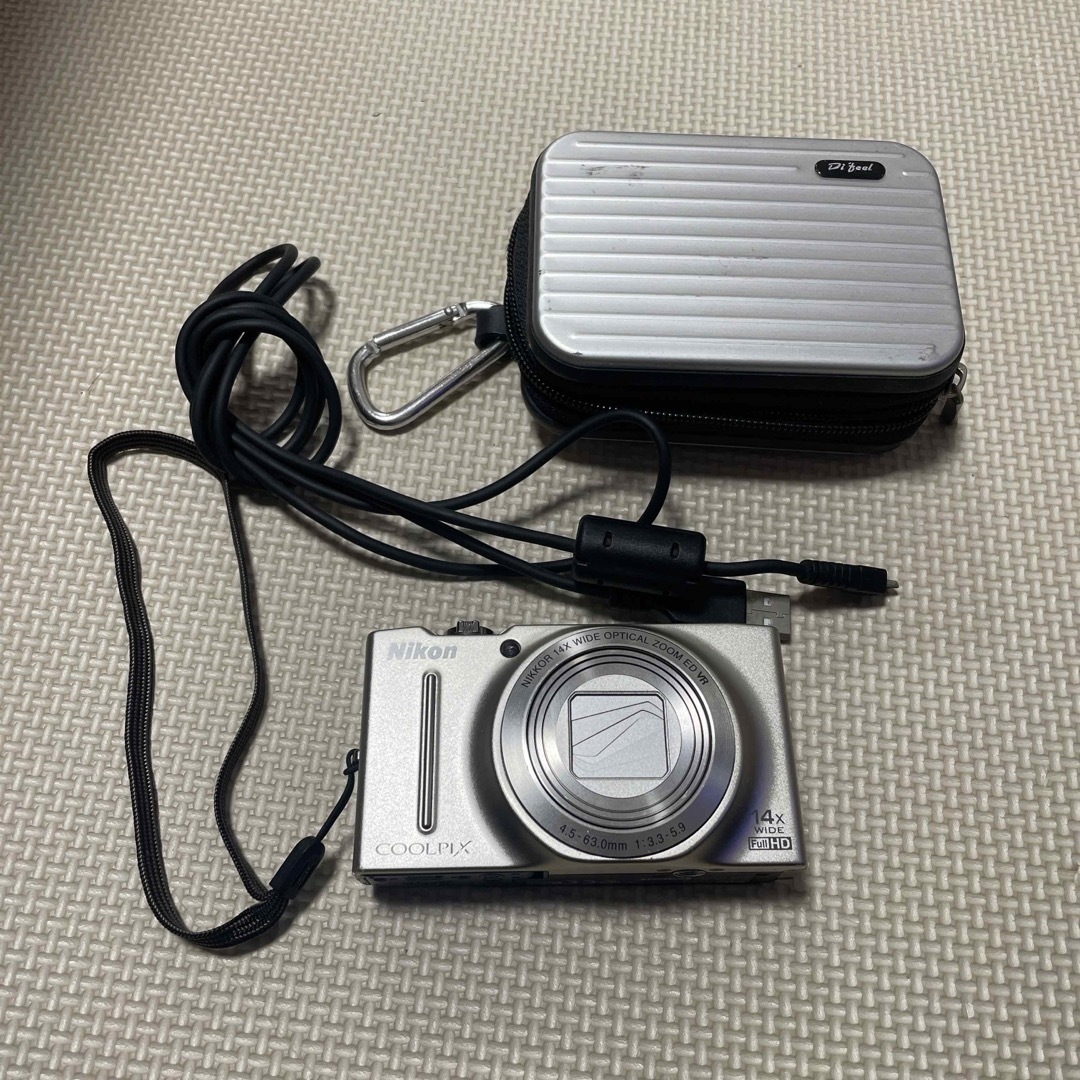 Nikon COOLPIX S8200 プラチナシルバーコンパクトデジタルカメラ