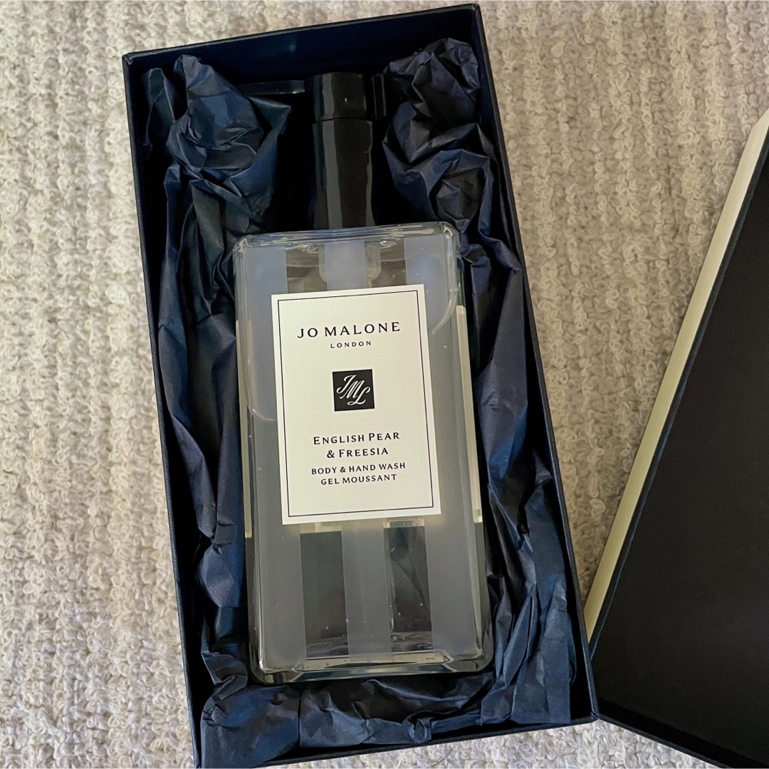 Jo Malone(ジョーマローン)のjomalone ボディーソープ　イングリッシュペアー コスメ/美容のボディケア(ボディソープ/石鹸)の商品写真