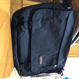 イーストパック(EASTPAK)のイーストパックメッセンジャーバック(メッセンジャーバッグ)