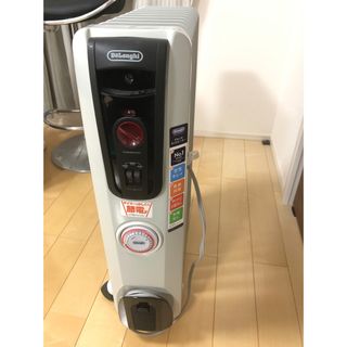 デロンギ(DeLonghi)のデロンギ　オイルヒーター　H771015EFSN-BK(オイルヒーター)