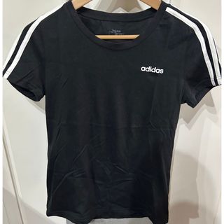 アディダス(adidas)のadidas Tシャツ(Tシャツ(半袖/袖なし))