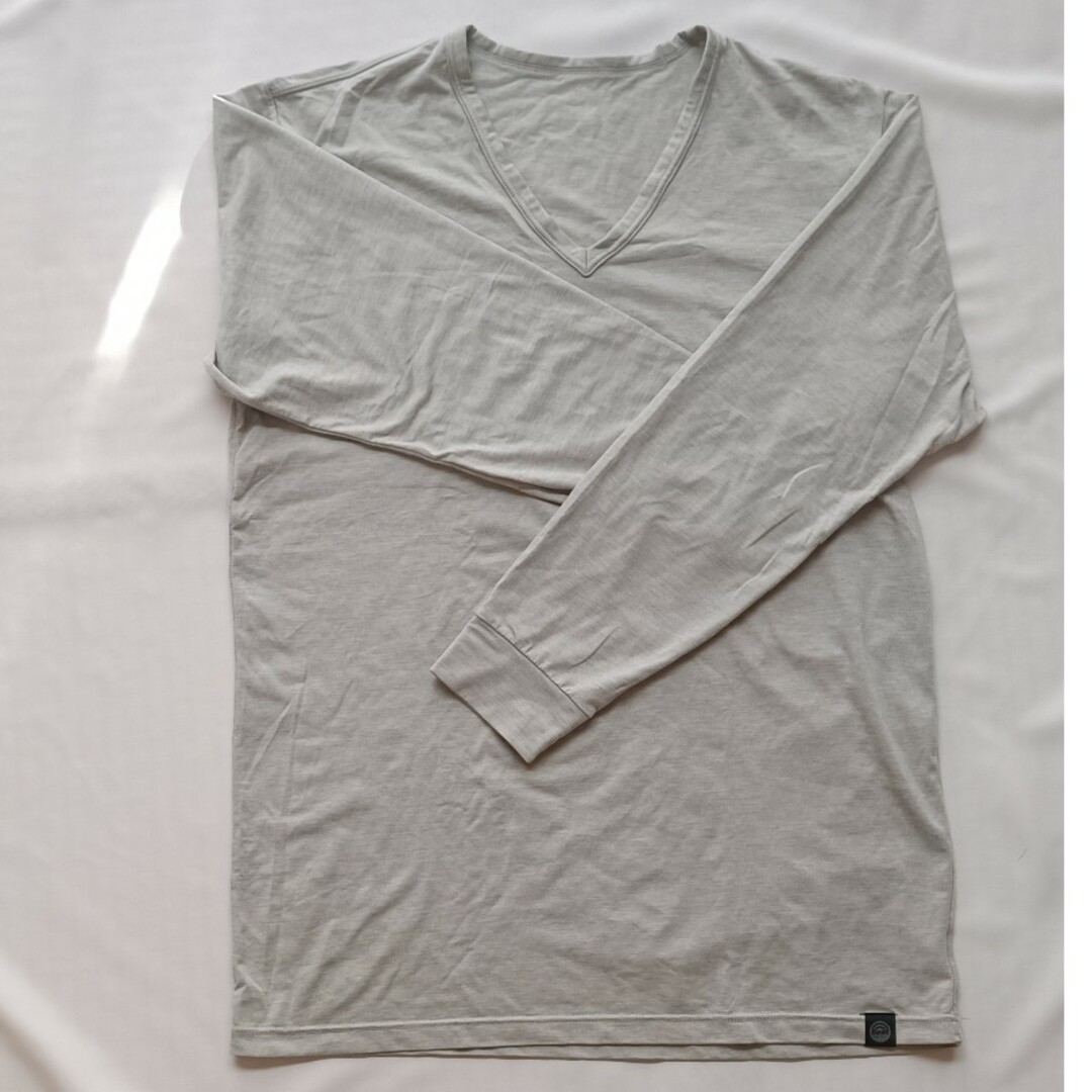 UNIQLO(ユニクロ)のヒートテックVネックTシャツ　9分袖 メンズのトップス(Tシャツ/カットソー(七分/長袖))の商品写真