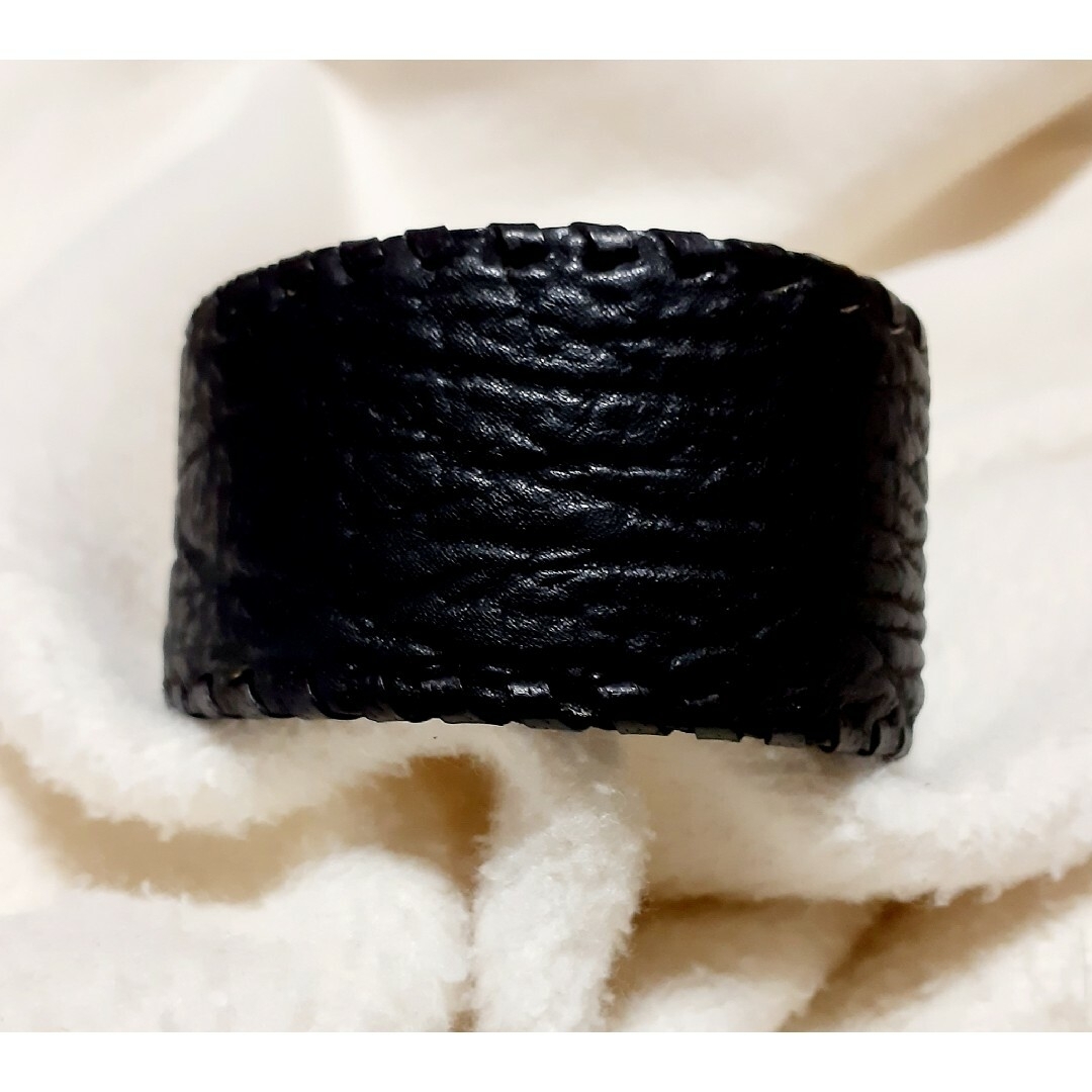 GODSIZE(ゴッドサイズ)のゴッドサイズ ハート レザーブレスレット シャークスキン メンズのアクセサリー(ブレスレット)の商品写真