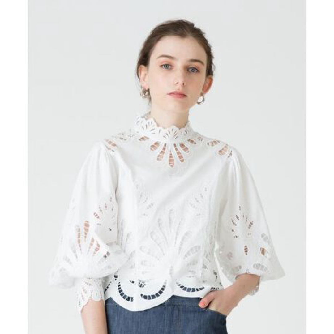 LOULOU WILLOUGHBY - 【LOULOU WILLOUGHBY】オール刺繍ブラウスの通販