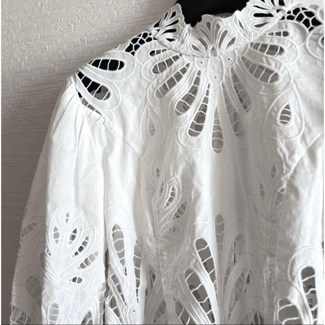 LOULOU WILLOUGHBY - 【LOULOU WILLOUGHBY】オール刺繍ブラウスの通販