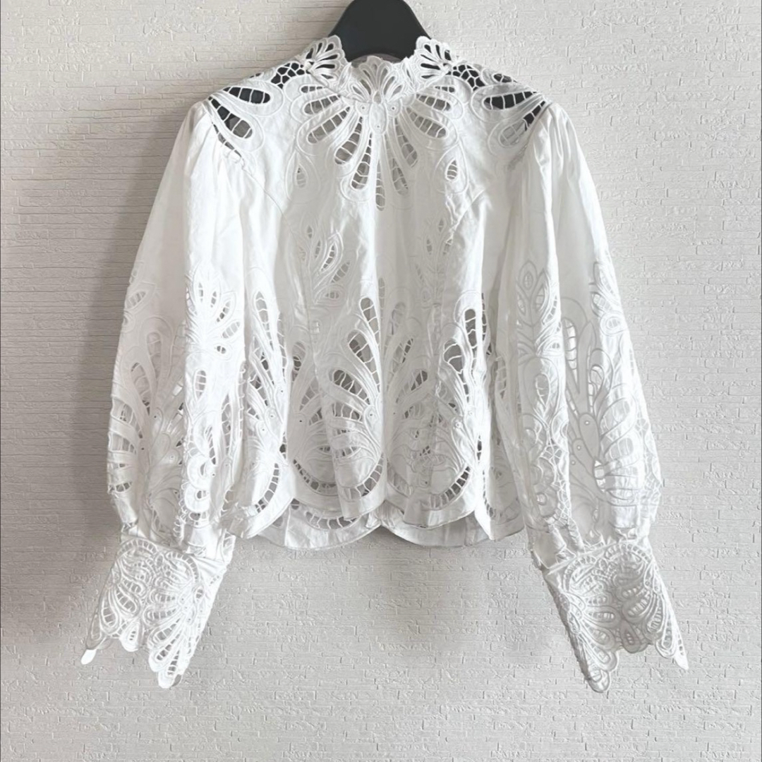 LOULOU WILLOUGHBY - 【LOULOU WILLOUGHBY】オール刺繍ブラウスの通販