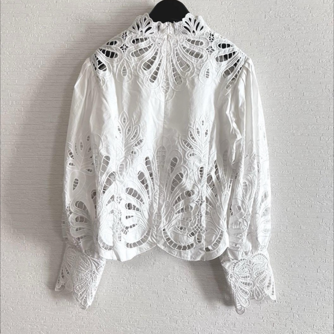 LOULOU WILLOUGHBY - 【LOULOU WILLOUGHBY】オール刺繍ブラウスの通販