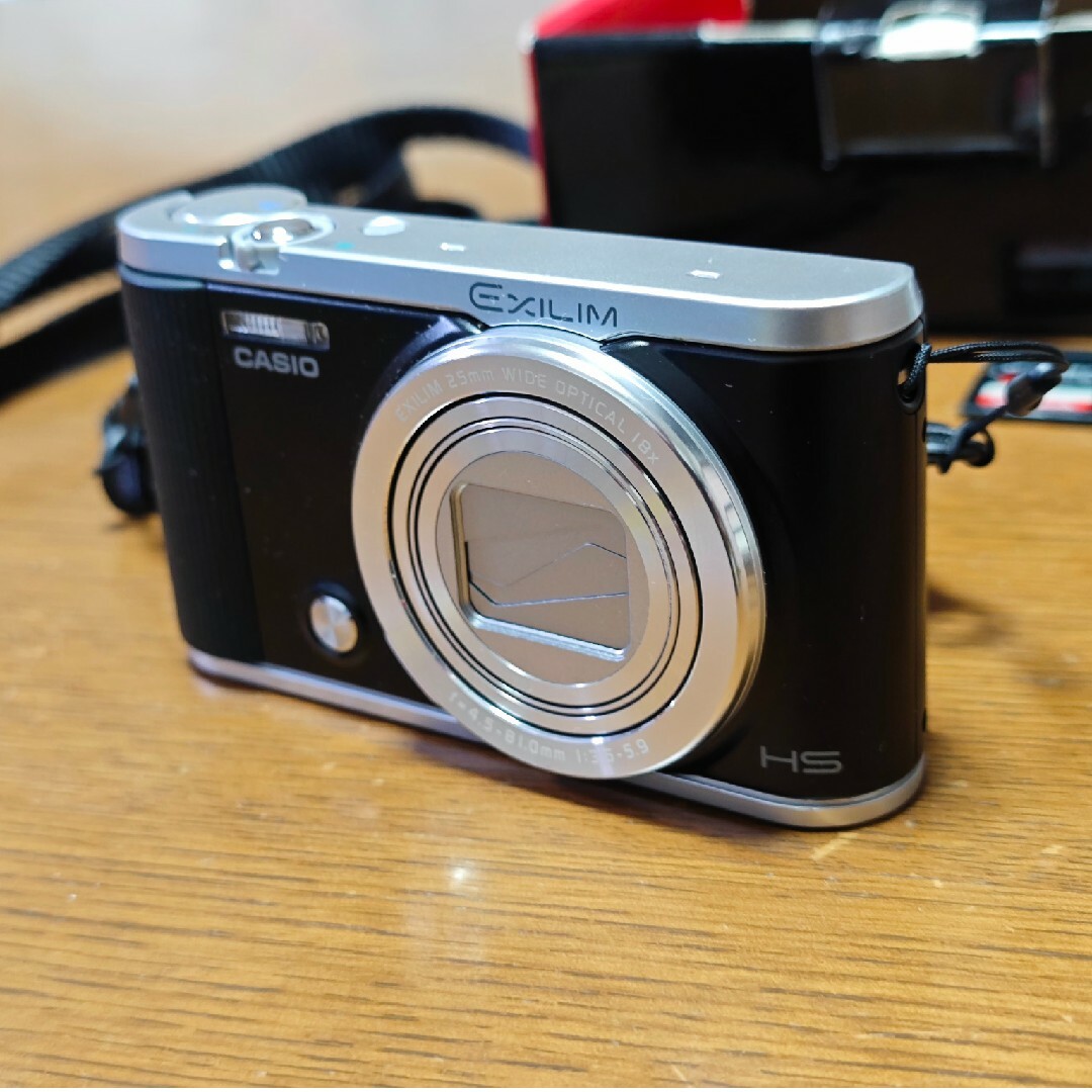 CASIO(カシオ)のCASIO EXILIM EX-ZR1800 ブラック 値下げOK スマホ/家電/カメラのカメラ(コンパクトデジタルカメラ)の商品写真