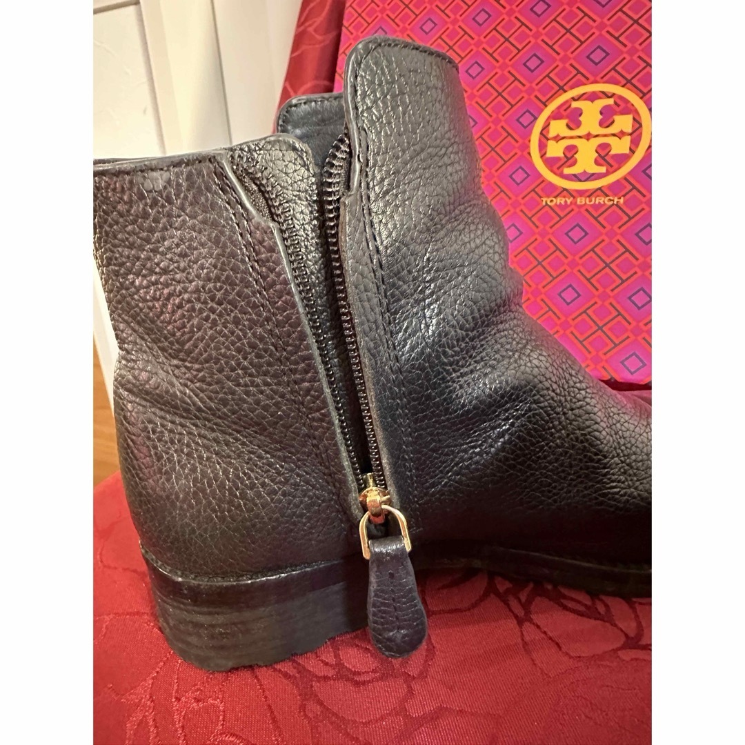 Tory Burch(トリーバーチ)のトリーバーチ　ブーツ　黒　7Ｍ　24位 レディースの靴/シューズ(ブーツ)の商品写真