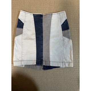 ゲス(GUESS)のGUESS ゲス　ミニスカート　中古(ミニスカート)