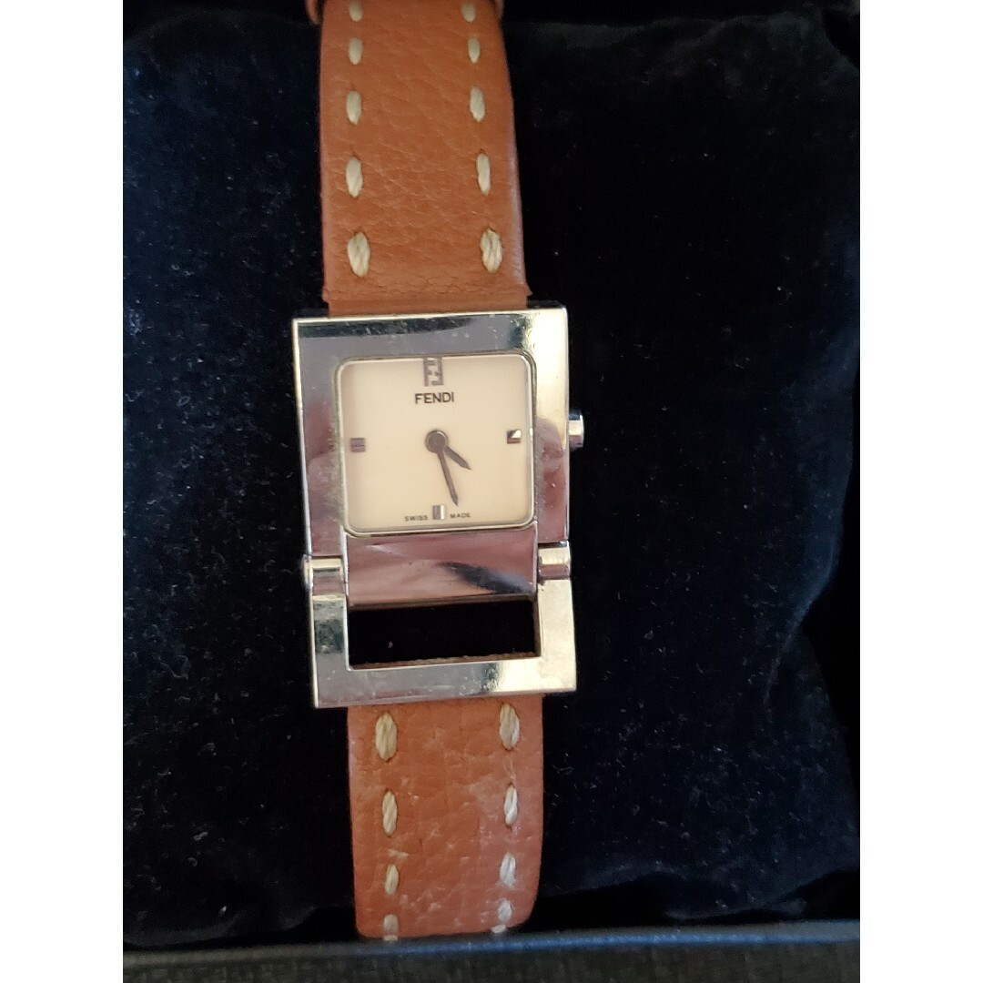 FENDI - 直営店購入 FENDI 腕時計 ステッチ 存在感有り!! 純の通販 by