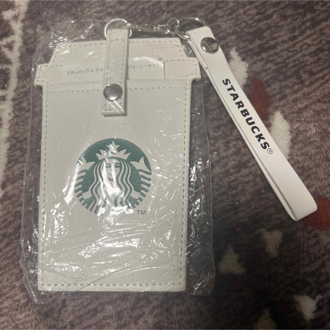 Starbucks Coffee(スターバックスコーヒー)の新品未使用 スターバックス コーヒーカップ型 パスケース当選限定品 レディースのファッション小物(パスケース/IDカードホルダー)の商品写真