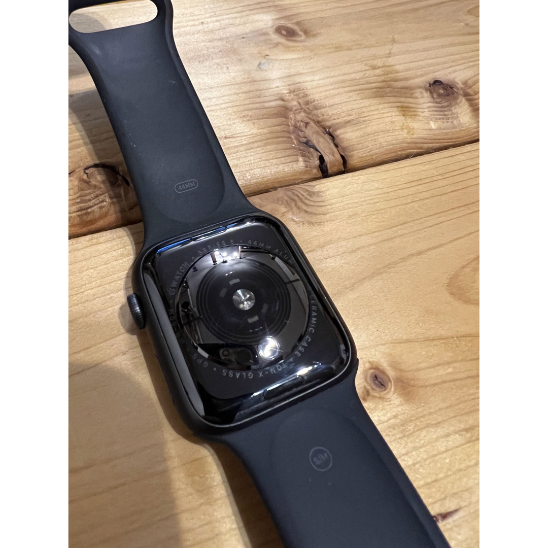 最新 Apple Watch SE(GPSモデル)- 44mmスペースグレイアル
