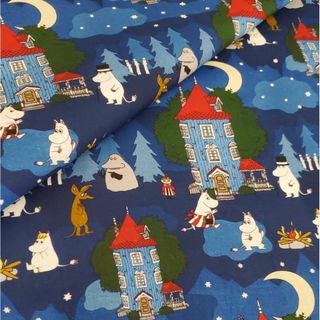 ムーミン(MOOMIN)の【コットンタイプ】夜のムーミン谷　ブルー　110㎝×50㎝　ハンドメイド生地(生地/糸)