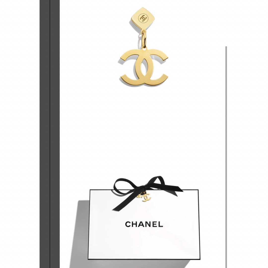 CHANEL(シャネル)のシャネル　2023 ホリデー　チャーム　3点セット レディースのアクセサリー(チャーム)の商品写真