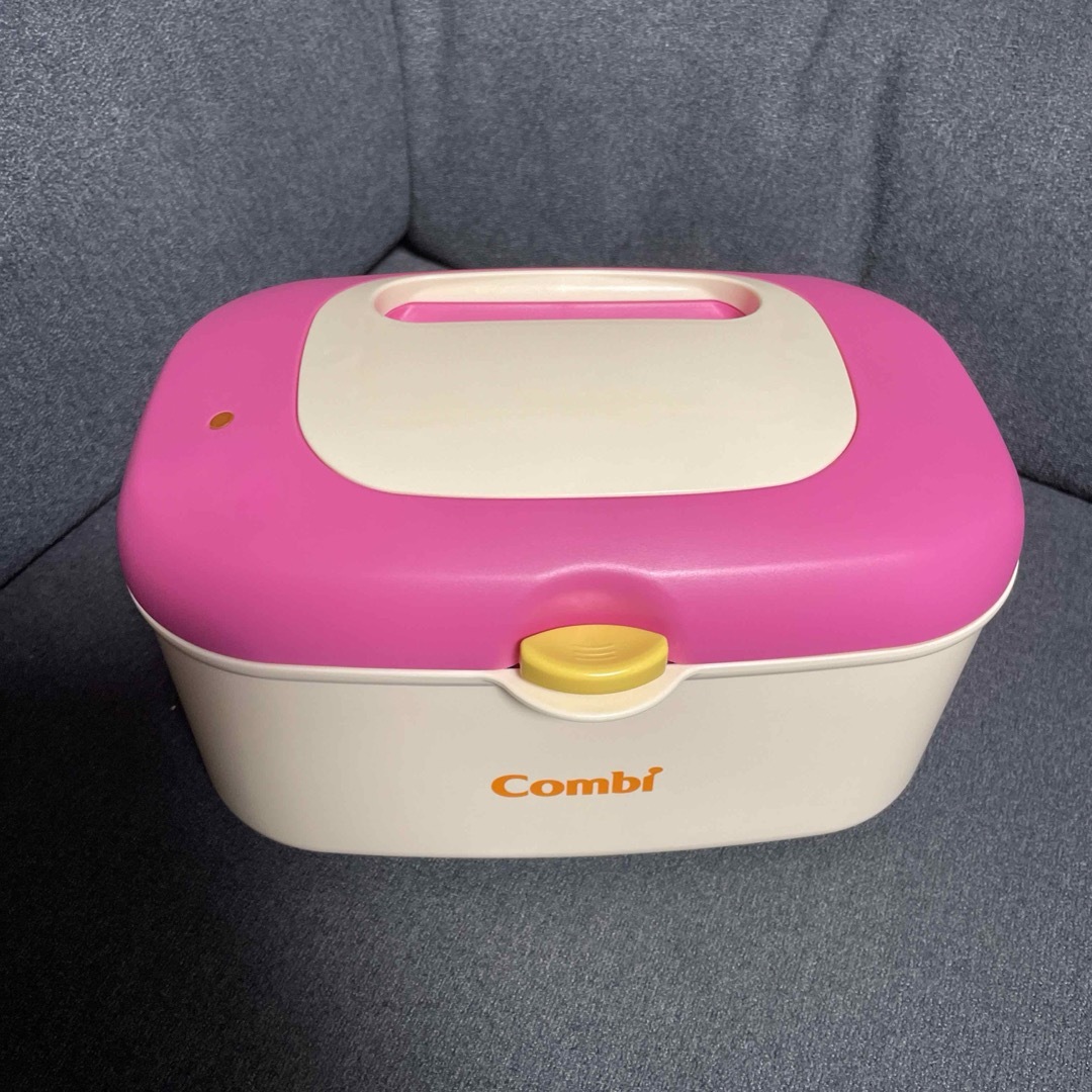 combi(コンビ)のおしり拭きあたため器⭐︎Combi キッズ/ベビー/マタニティのおむつ/トイレ用品(ベビーおしりふき)の商品写真