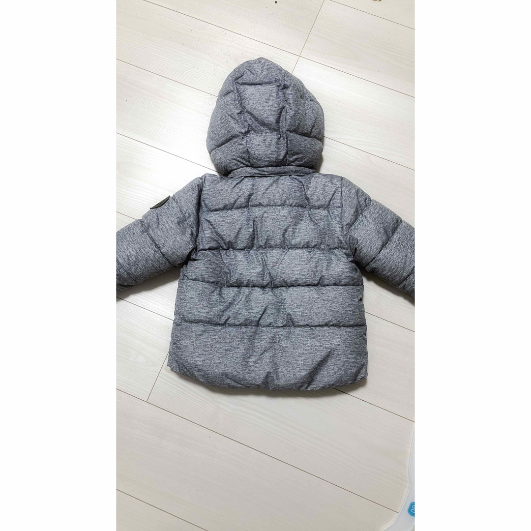 babyGAP(ベビーギャップ)の男の子 ダウンジャケット キッズ/ベビー/マタニティのキッズ服男の子用(90cm~)(ジャケット/上着)の商品写真