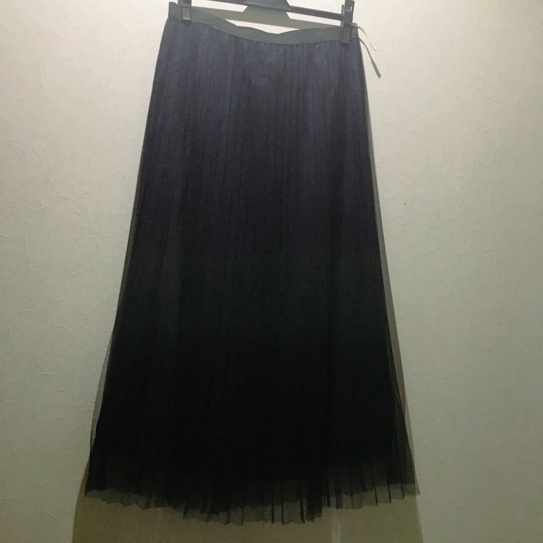 紺色　チュールレースプリーツスカート新品同様 レディースのスカート(ロングスカート)の商品写真