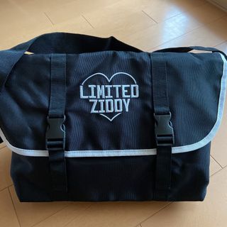 ジディー(ZIDDY)のZIDDY ジディ　メッセンジャーバッグ　黒(メッセンジャーバッグ)