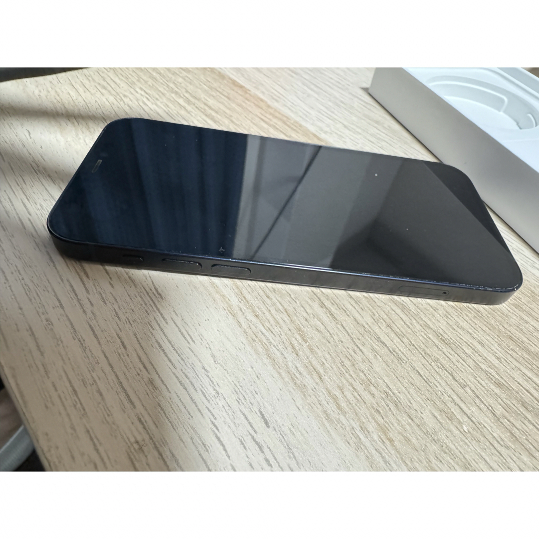 Apple(アップル)のIphone12 128gb black スマホ/家電/カメラのスマートフォン/携帯電話(スマートフォン本体)の商品写真