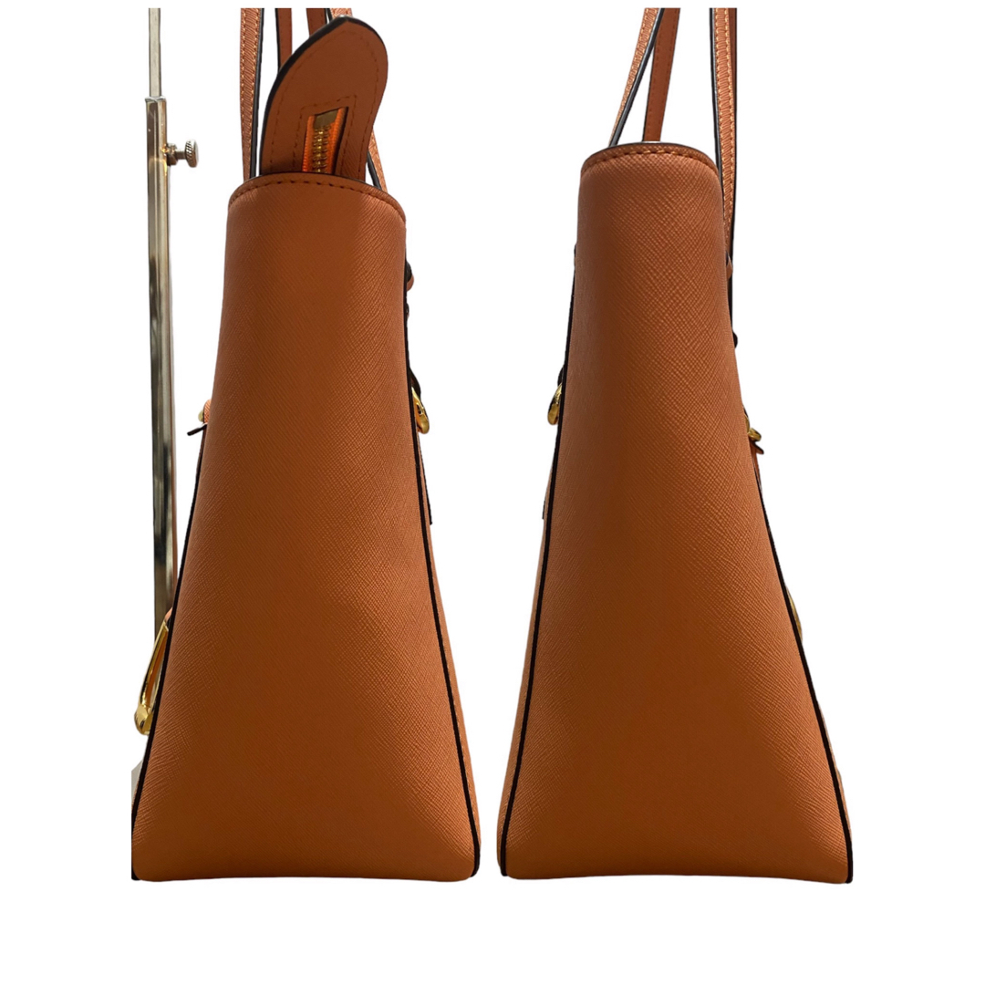 Ralph Lauren(ラルフローレン)の✨未使用級✨ローレンラルフローレン サフィアーノレザー ゴールド金具 本革 レディースのバッグ(トートバッグ)の商品写真