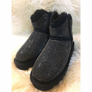 【タグ付き】UGG australia クリスタル ムートンブーツ ブラック