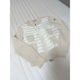 MONCLER(カーディガン ・ ホワイト/白色系)のフリマアイテム一覧 MONCLER(カーディガン ・ ホワイト/白色系)のフリマアイテム一覧