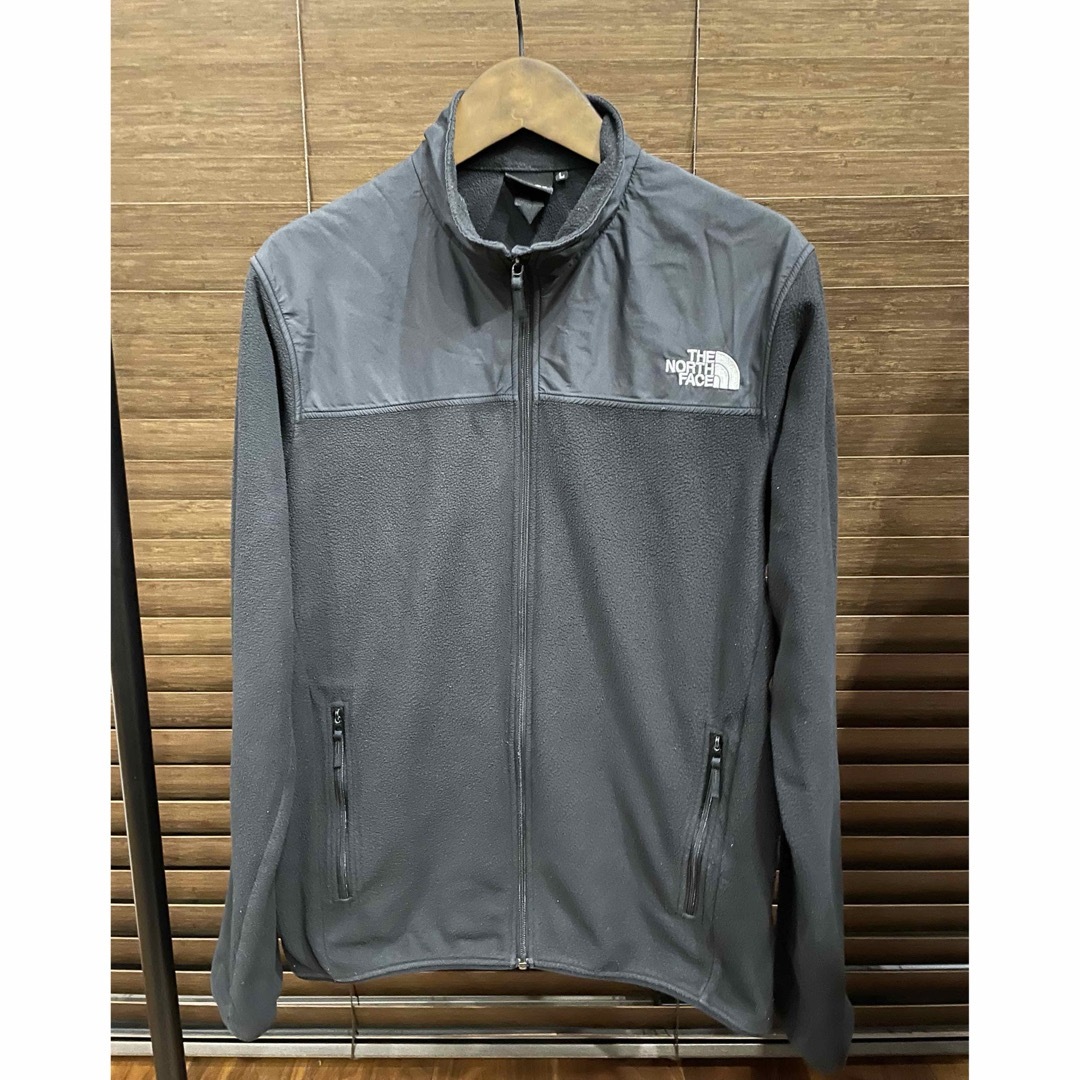 THE NORTH FACE(ザノースフェイス)のTHE NORTH FACE MOUNTAIN VERSA MICRO メンズのトップス(その他)の商品写真