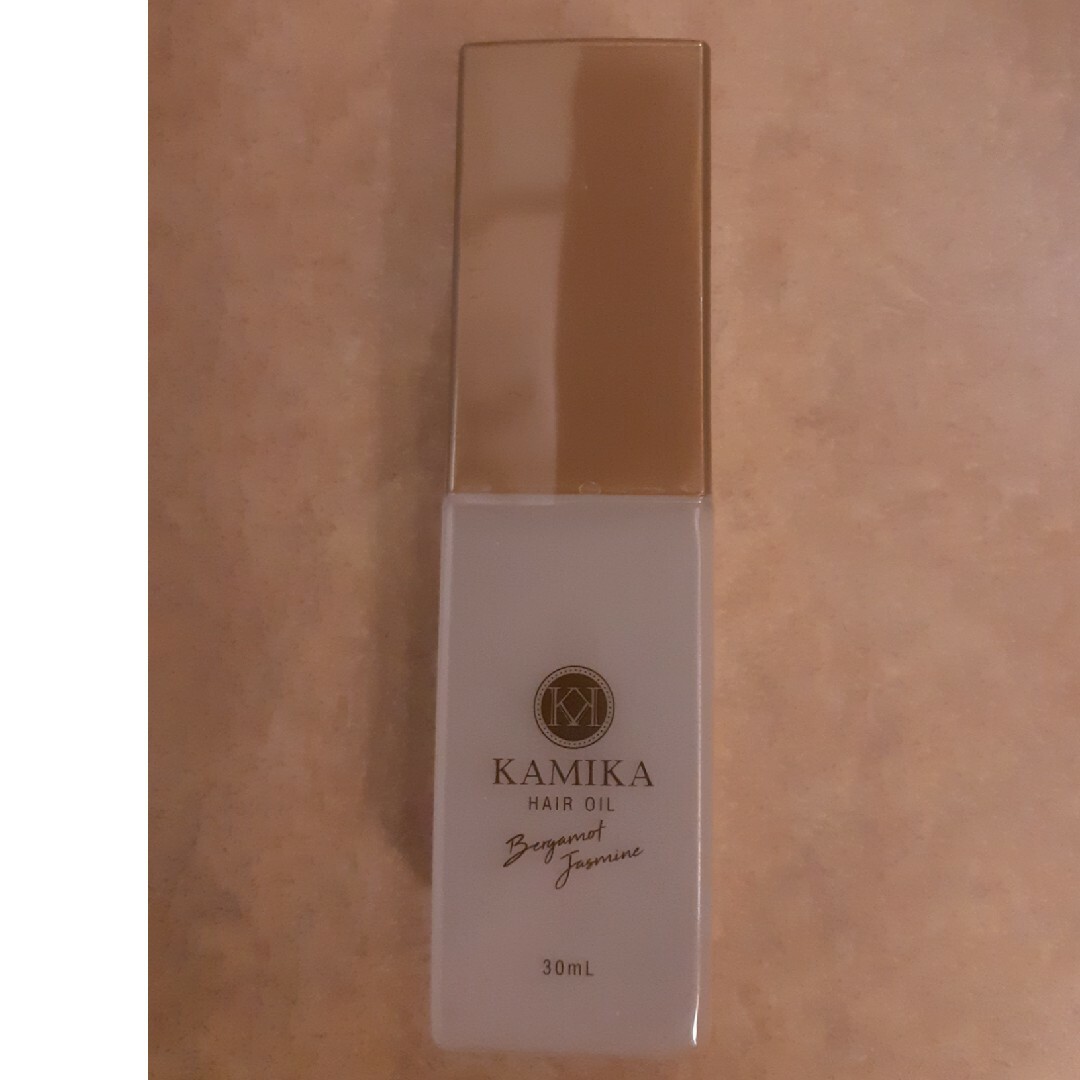 KAMIKA(カミカ)の【新品】KAMIKA　ヘアオイル 30ml ベルガモットジャスミンの香り コスメ/美容のヘアケア/スタイリング(オイル/美容液)の商品写真
