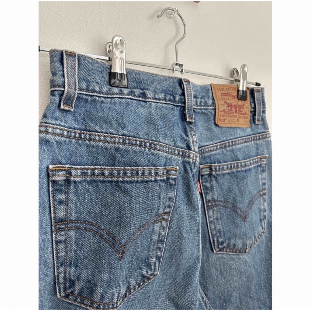 Levi's(リーバイス)のリーバイス　512 ボーイフレンド　デニム　ジーンズ　ブルー レディースのパンツ(デニム/ジーンズ)の商品写真